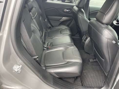 Used 2019 Jeep Cherokee Limited w/ Luxury Group image 33