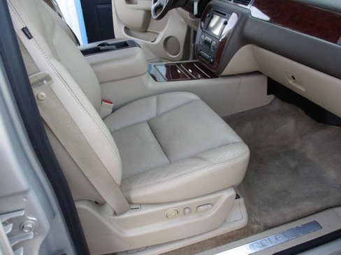 Used 2011 Chevrolet Suburban LTZ image 12