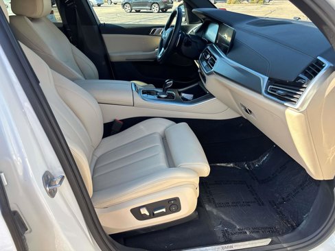 Used 2022 BMW X5 xDrive40i w/ Premium Package image 17