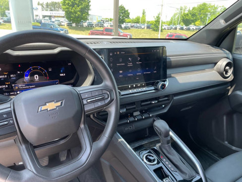 Used 2024 Chevrolet Colorado W/T image 9