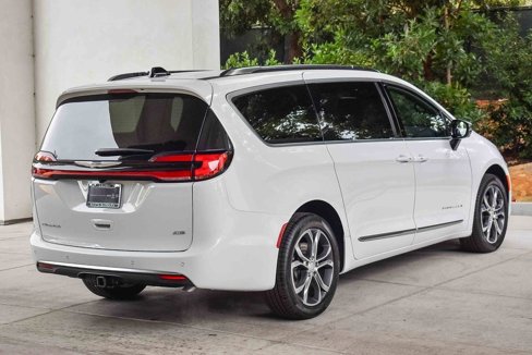 New 2026 Chrysler Pacifica Pinnacle image 6