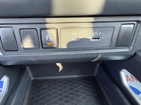 Used 2022 Nissan Frontier SV w/ Technology Package image 27