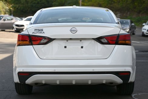 Used 2025 Nissan Altima 2.5 SV image 4