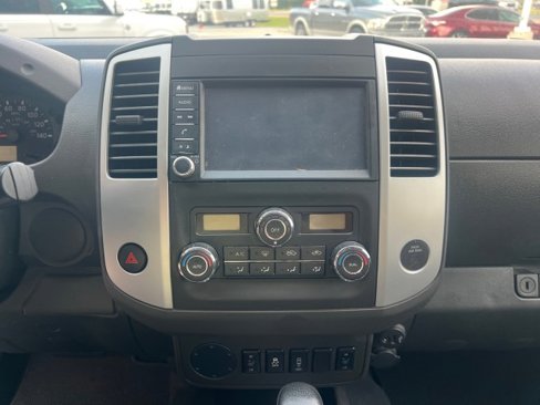 Used 2021 Nissan Frontier SV image 20