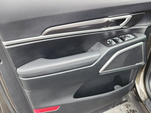 Used 2025 Kia Telluride S image 6