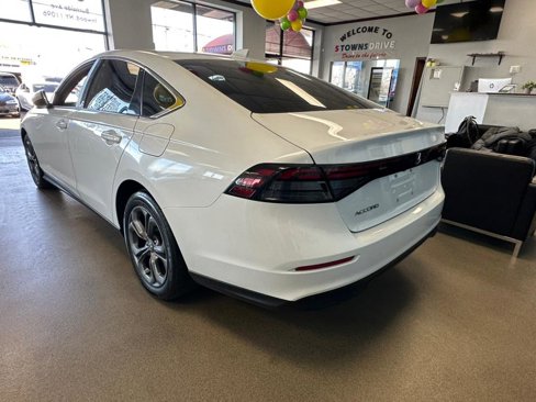 Used 2023 Honda Accord EX image 10