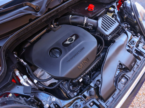 Used 2019 MINI Cooper 2-Door Hardtop image 10