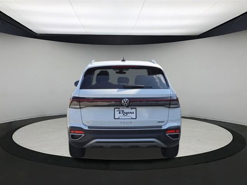 New 2025 Volkswagen Taos SE image 6