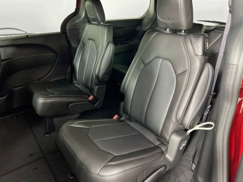 New 2026 Chrysler Pacifica Select image 24