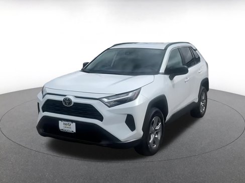 Used 2025 Toyota RAV4 LE image 7