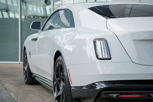 New 2025 Rolls-Royce Spectre Black Badge image 13