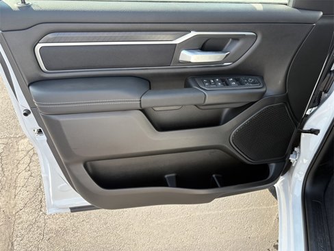 New 2026 RAM 1500 4x4 Crew Cab image 14