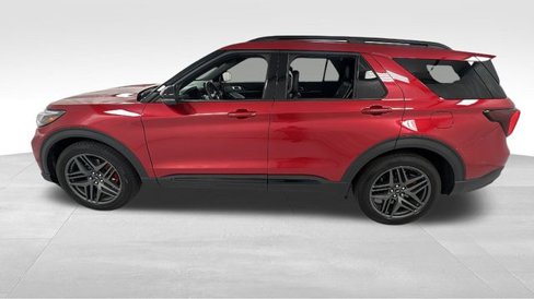 Used 2025 Ford Explorer ST image 6