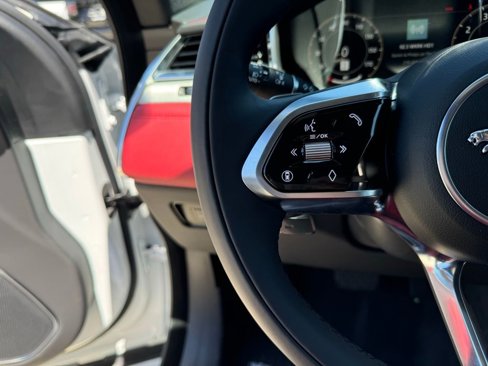 New 2025 Jaguar F-PACE R-Dynamic S image 18