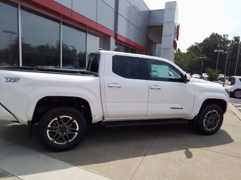 New 2025 Toyota Tacoma TRD Sport image 9