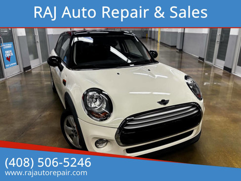 Used 2015 MINI Cooper 4-Door Hardtop image 1