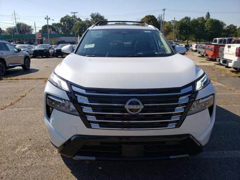 New 2026 Nissan Rogue Platinum image 9
