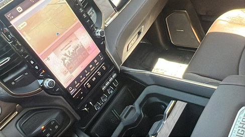 New 2025 RAM 2500 Limited image 32
