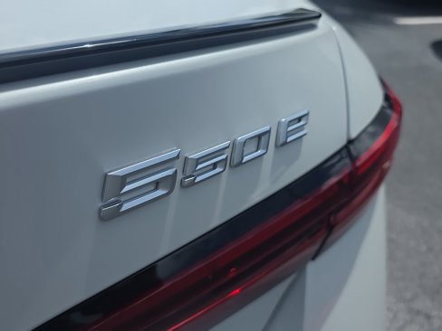 New 2026 BMW 550e xDrive w/ Executive Package image 6