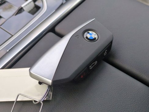 New 2026 BMW X5 xDrive50e w/ Executive Package image 30