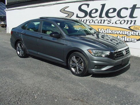 Used 2020 Volkswagen Jetta R-Line w/ R-Line Cold Weather Package image 2