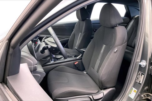 Used 2025 Hyundai Elantra Sport image 14