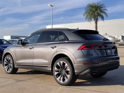 New 2025 Audi Q8 Premium image 3