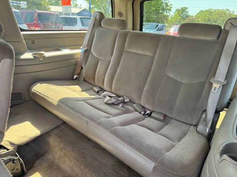 Used 2004 GMC Yukon XL SLE image 11