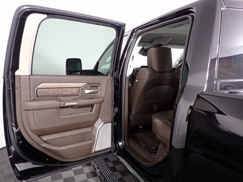 New 2026 RAM 3500 Limited image 33