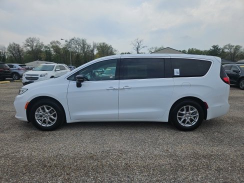 New 2025 Chrysler Pacifica Select w/ Uconnect Theater Family Group image 2