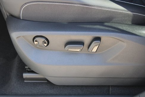 New 2026 Volkswagen Atlas SE image 10