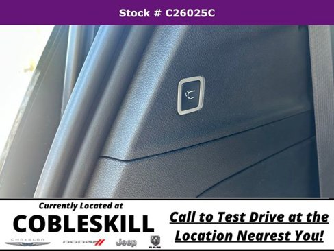New 2026 Chrysler Pacifica Select image 14