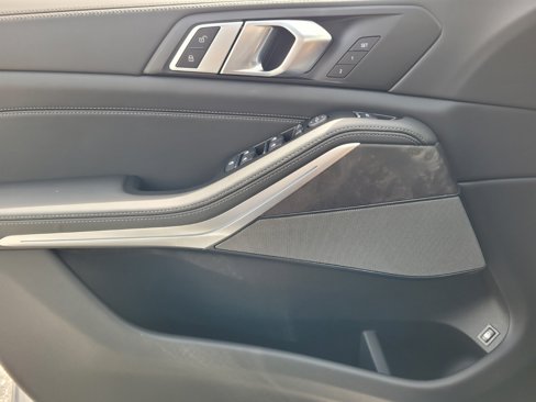 New 2026 BMW X5 xDrive50e image 21