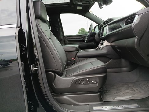 Used 2024 GMC Yukon Denali w/ Advanced Technology Package image 29