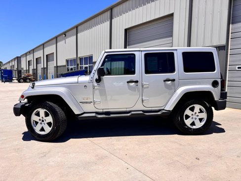 Used 2012 Jeep Wrangler Unlimited Sahara w/ Connectivity Group image 3