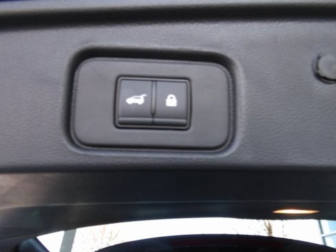 New 2025 Nissan Pathfinder SV image 11