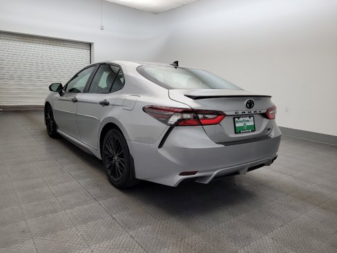 Used 2022 Toyota Camry SE image 5