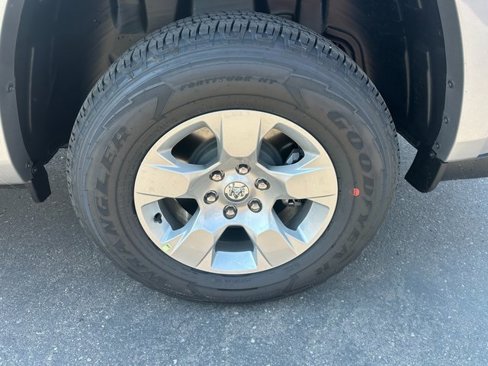 New 2026 RAM 1500 4x4 Crew Cab image 10
