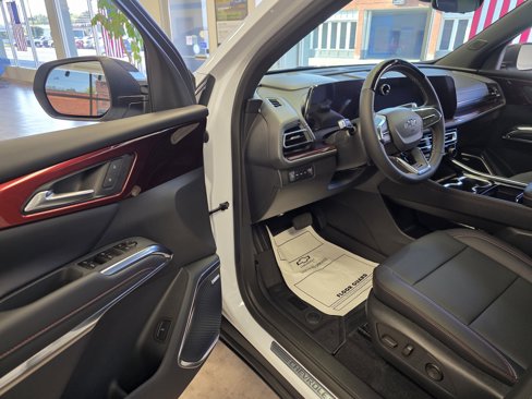 New 2026 Chevrolet Traverse Z71 w/ Enhanced Driving Package image 11