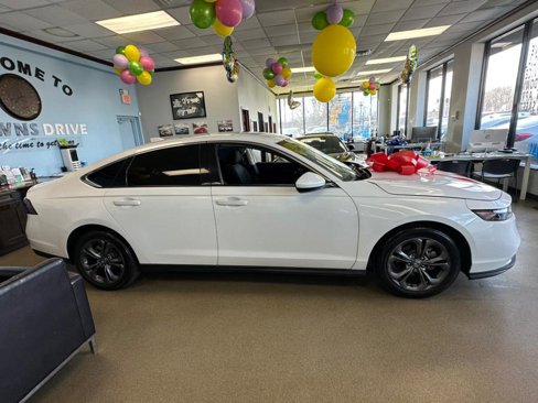 Used 2023 Honda Accord EX image 13