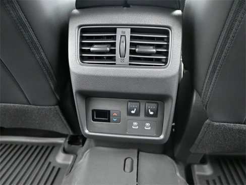New 2026 Nissan Rogue Platinum image 17