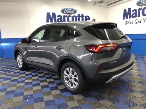 New 2025 Ford Escape Active image 3