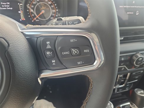 Used 2024 Jeep Wrangler Sahara image 25