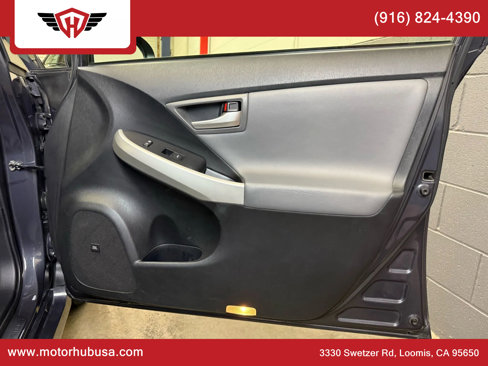 Used 2015 Toyota Prius Five image 49
