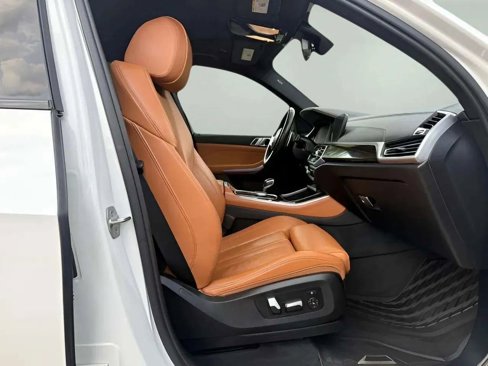 Used 2021 BMW X5 xDrive40i w/ M Sport Package image 29