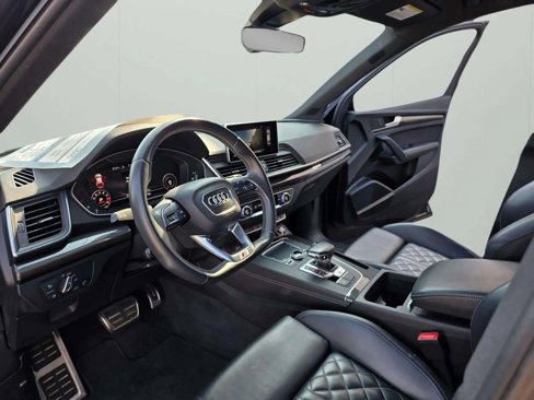 Used 2020 Audi SQ5 Premium Plus w/ Premium Plus Package image 31