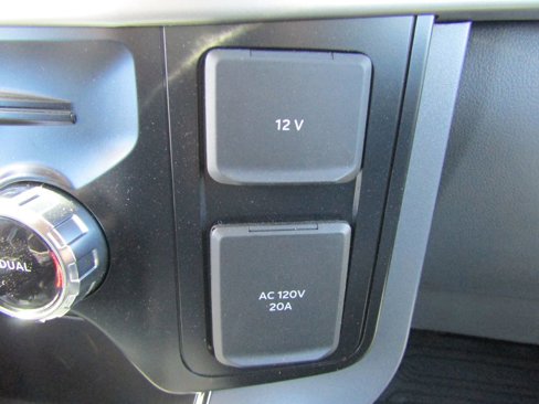 Used 2023 Ford F150 Lightning XLT image 31