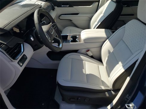 New 2026 GMC Acadia Denali w/ Super Cruise Package image 5