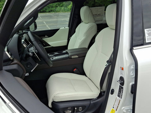 New 2025 Lexus LX 600 4WD w/ Luxury Package image 11
