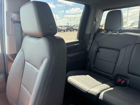 Used 2024 GMC Sierra 2500 SLT w/ SLT Premium Package image 12